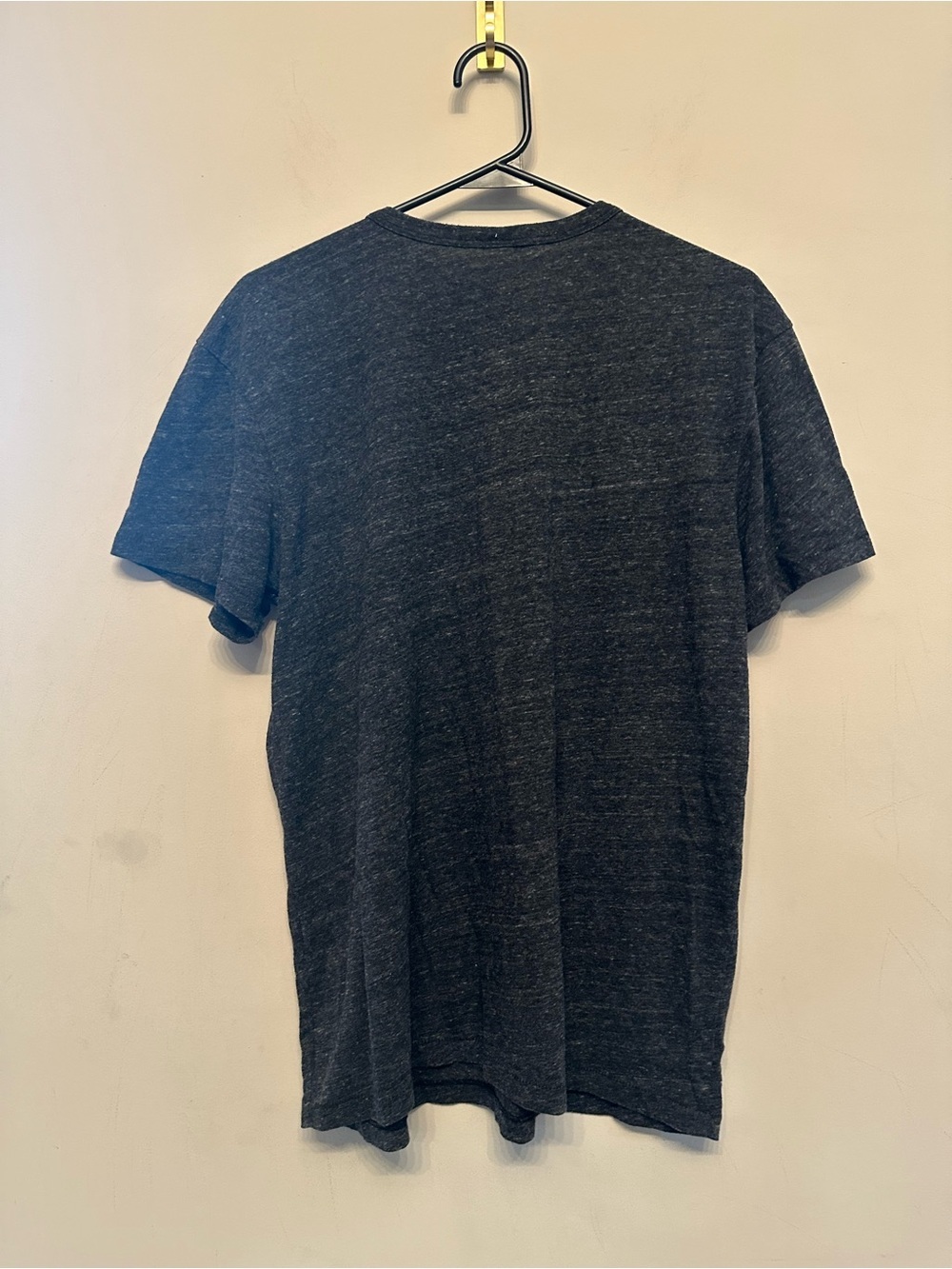 Obey Men’s Black Short-Sleeve Crewneck T-Shirt with Gold Graphic Seal Large - Picture 4 of 5